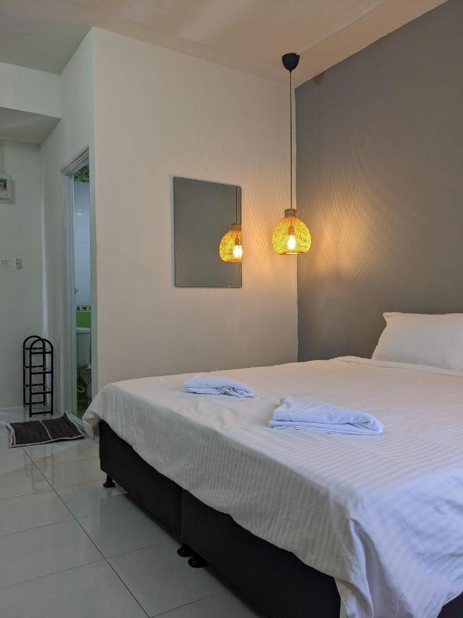 V At Panus Hotel Phanat Nikhom Buitenkant foto